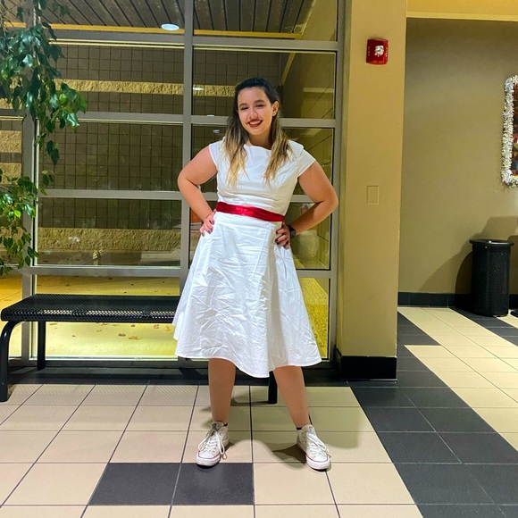 Meet your Posher, Mikayla - Picture 1 of 1